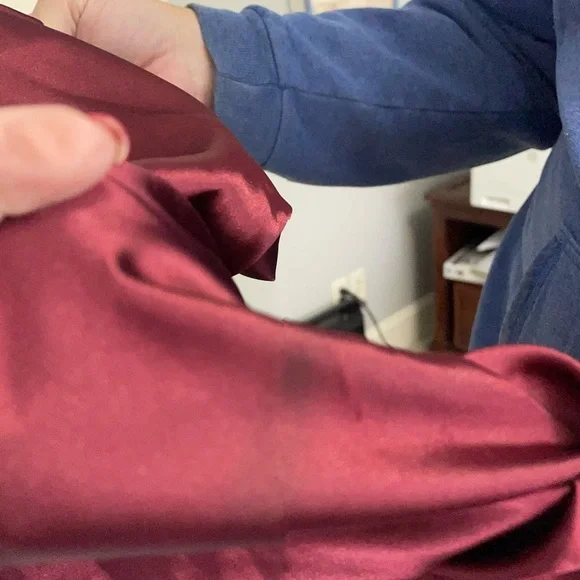 Silky wine red London Times one shoulder dress sized 8. Good condition. - Picture 6 of 6